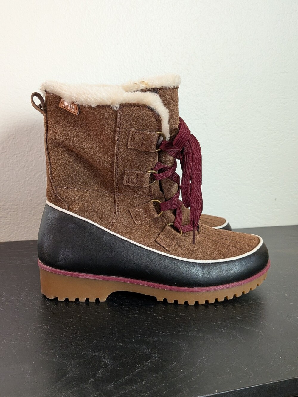 Apres By Lamo Women's Lace Up Faux Fur Winter Snow Boots Size 8